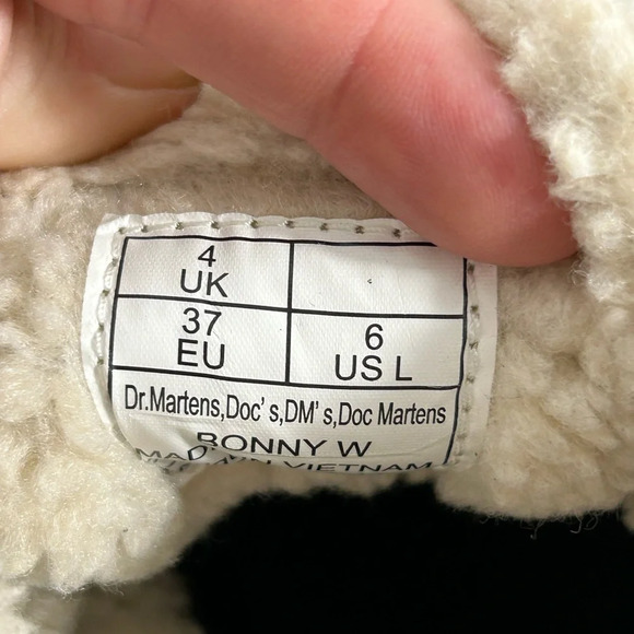 NEW Dr. Martens Bonny Faux Shearling Lined Casual Lace Up Boots - Picture 8 of 9